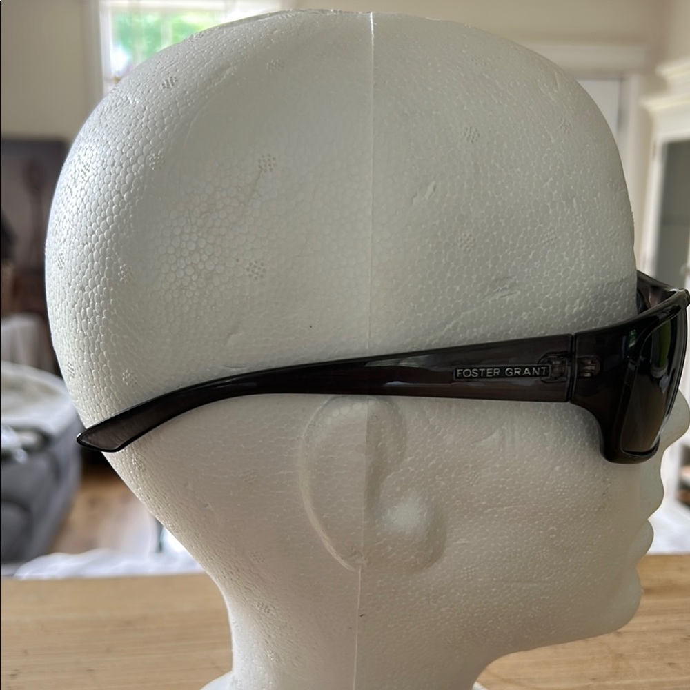 Foster Grant Sunglasses - Picture 6 of 6